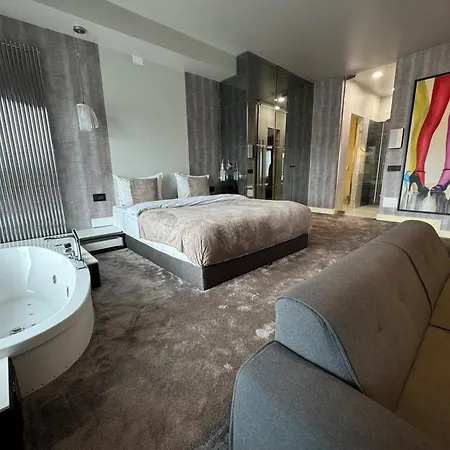 Urban Bliss Jacuzzi Appartement